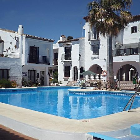 Вілла Nueva Nerja 18 Menyber Екстер'єр фото